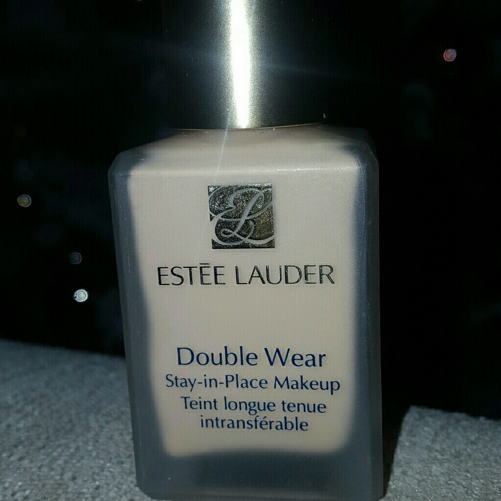Estēe Lauder Double Wear Foundation